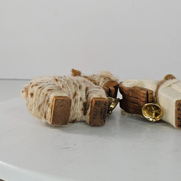 With Joy Inc Vintage Wooden Sheep Goat Figurines With Yarn Wrapping & Bells - Picture 7 of 8